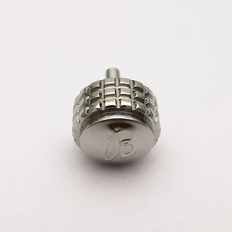 Breitling Avenger watch crown 6-800×800