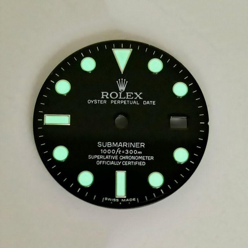 vintage-Rolex-Submariner-16610LV-watch-dial-2-800×800
