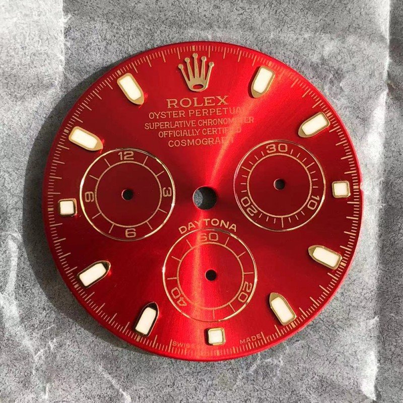 red-daytona-watch-dial-800x800